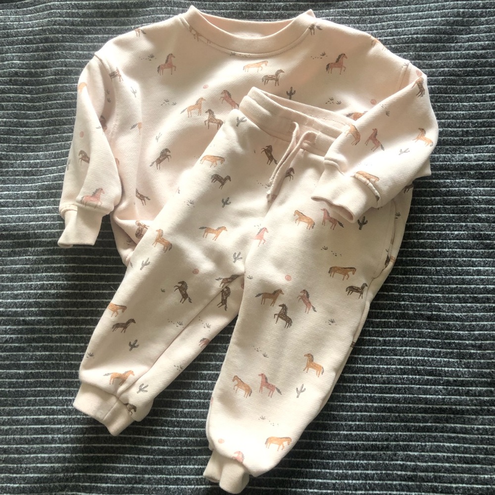 Cute Pink Horse Print Toddler Outfit